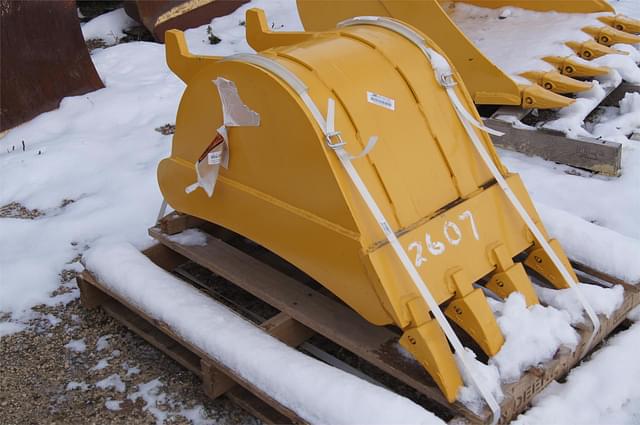 Image of John Deere Bucket equipment image 1