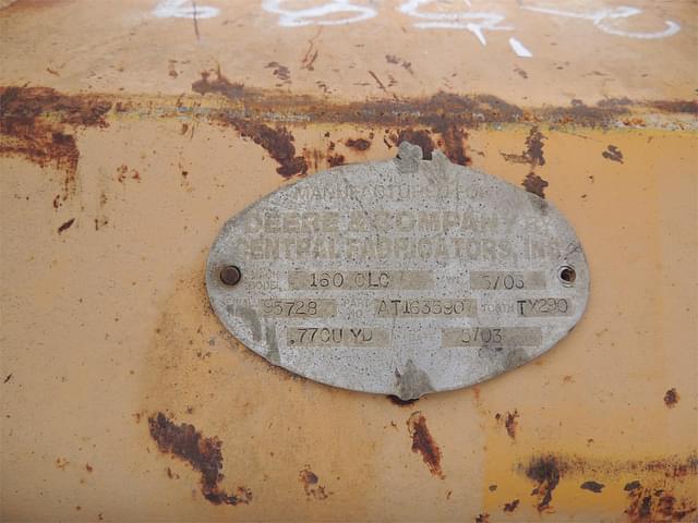 Image of John Deere Excavator Bucket equipment image 3