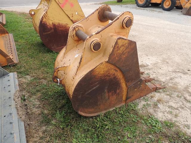 Image of John Deere Excavator Bucket equipment image 2