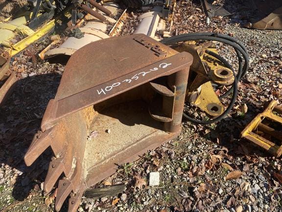 Undetermined Bucket Equipment Image0