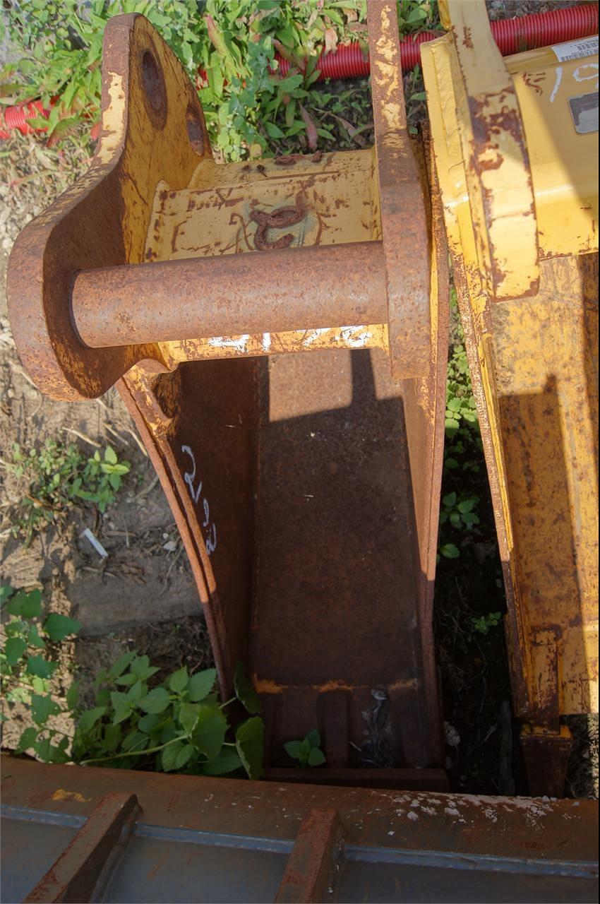 Image of John Deere Bucket Image 1