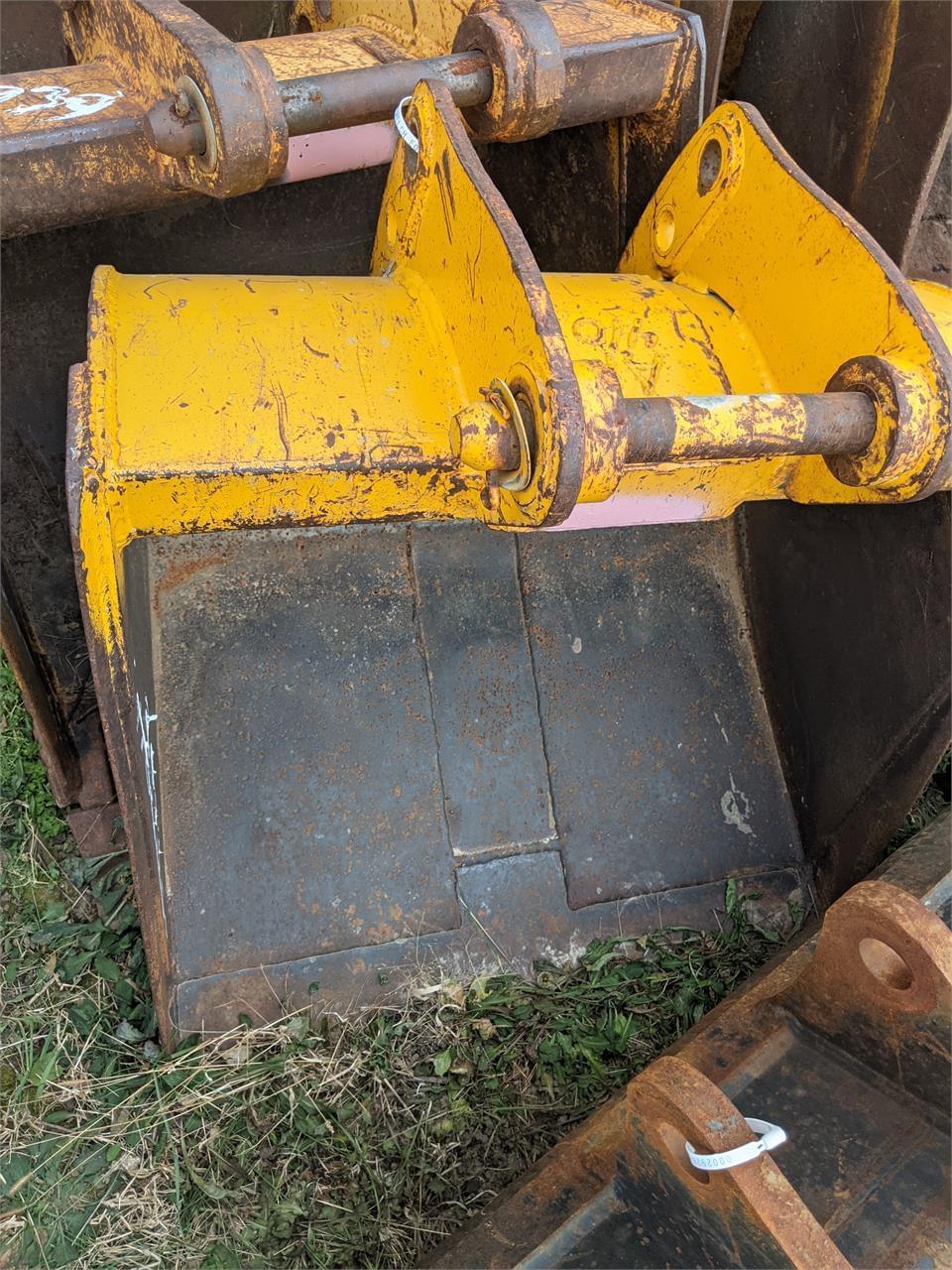 Image of John Deere Bucket Primary Image