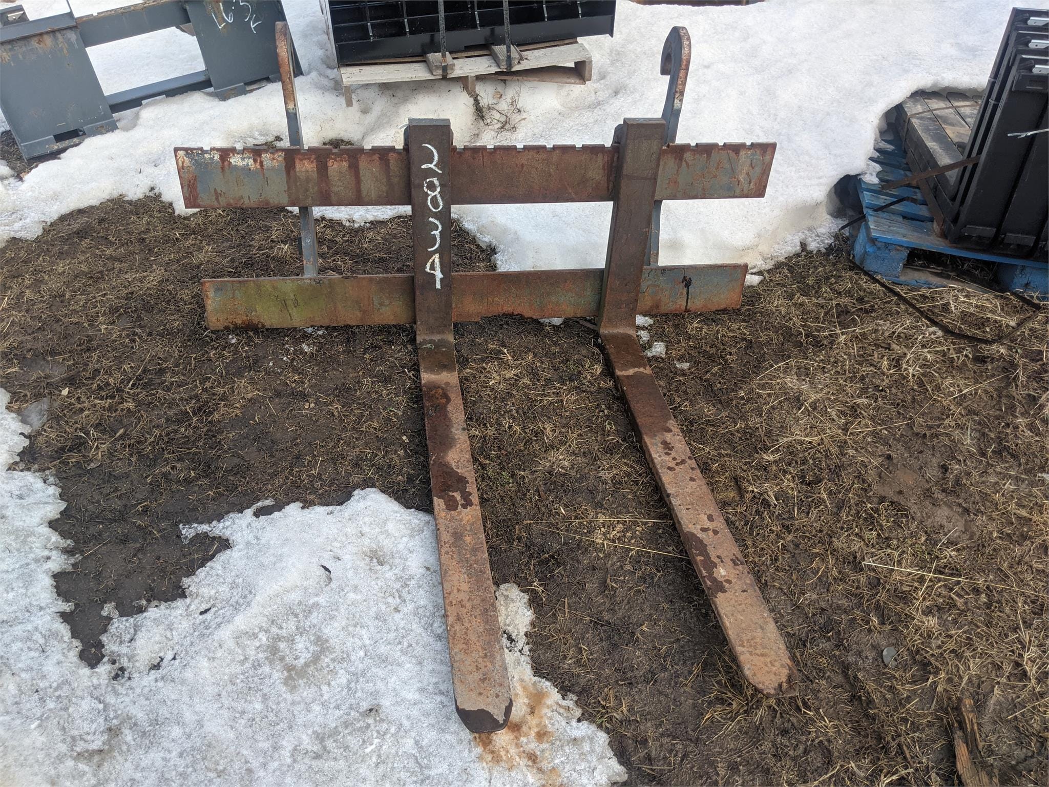 Main image John Deere Pallet Forks