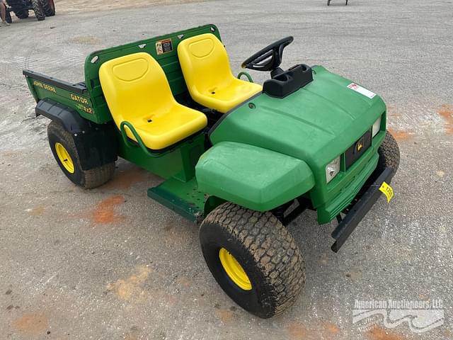 Image of John Deere Gator 4X2 equipment image 3