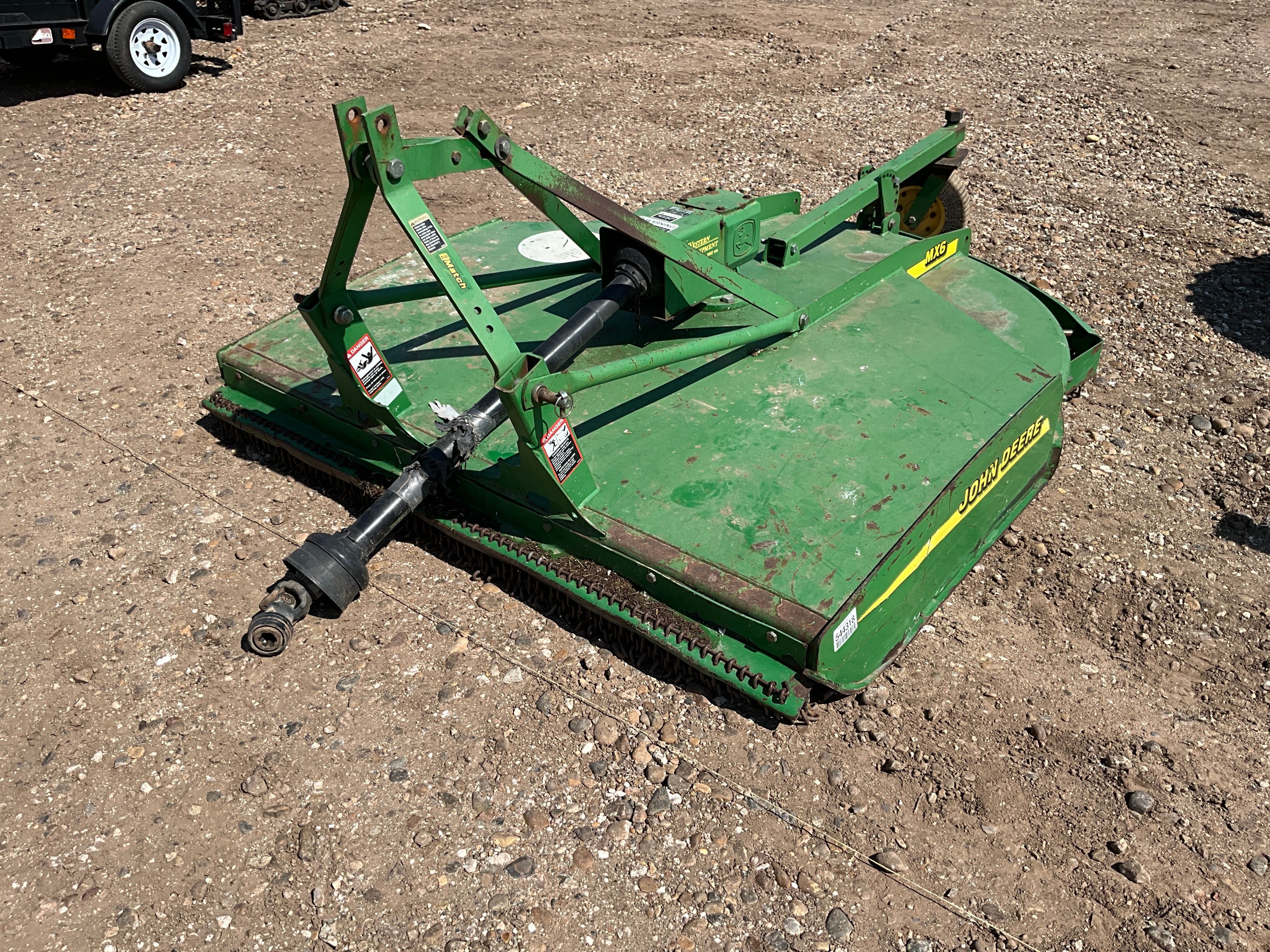 John Deere MX6 Equipment Image0