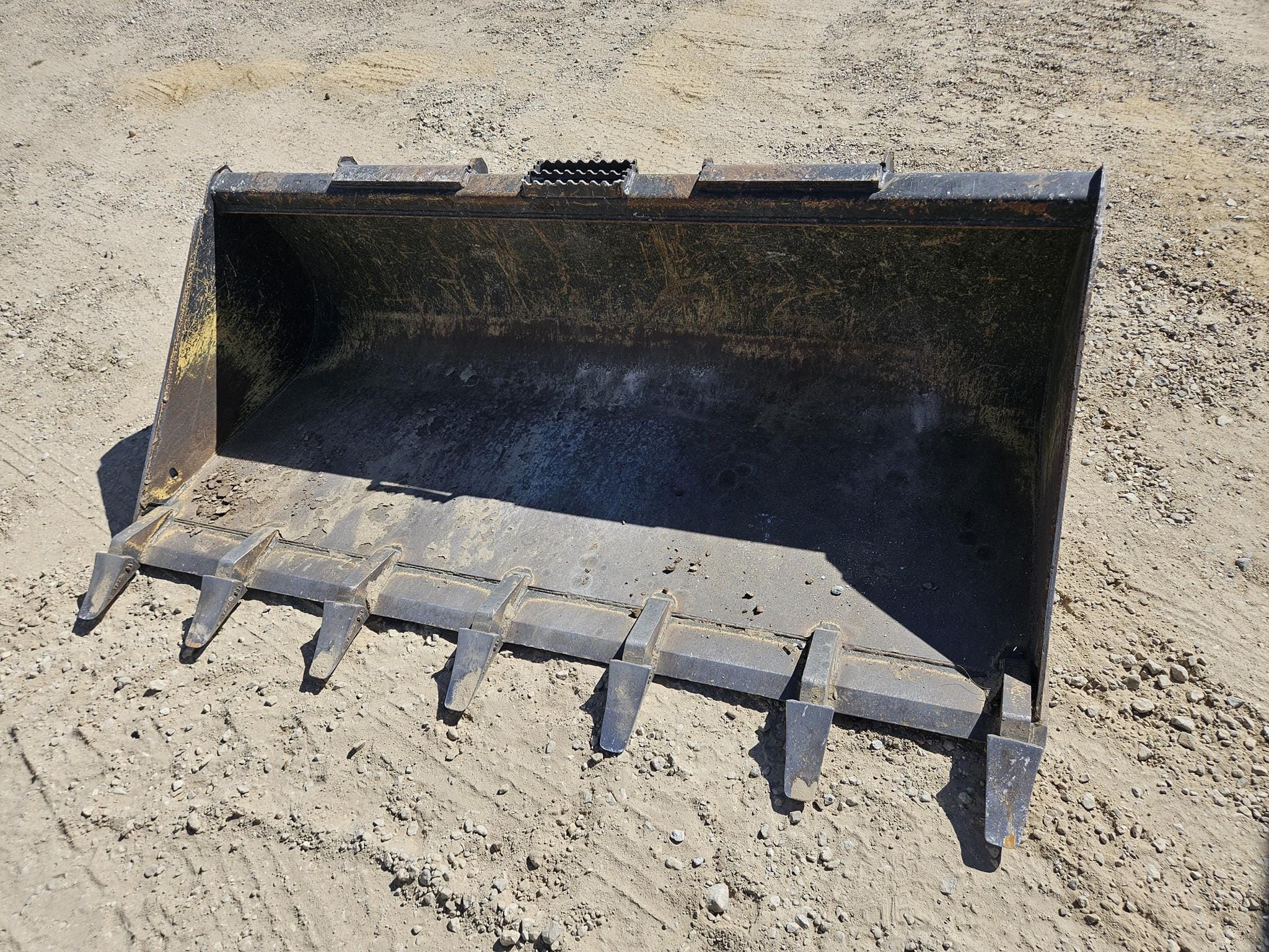 Main image John Deere Worksite Pro T72