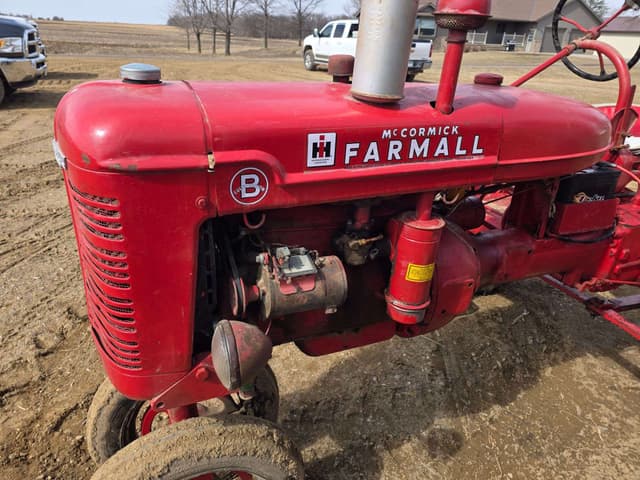 Image of Farmall B equipment image 4