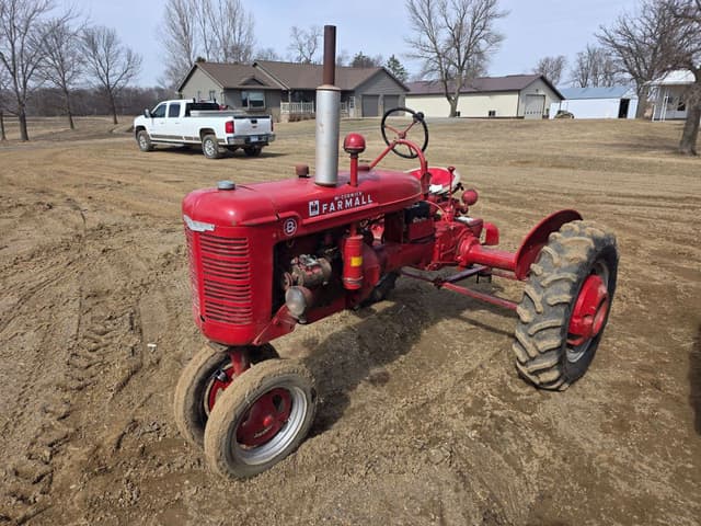 Image of Farmall B equipment image 1