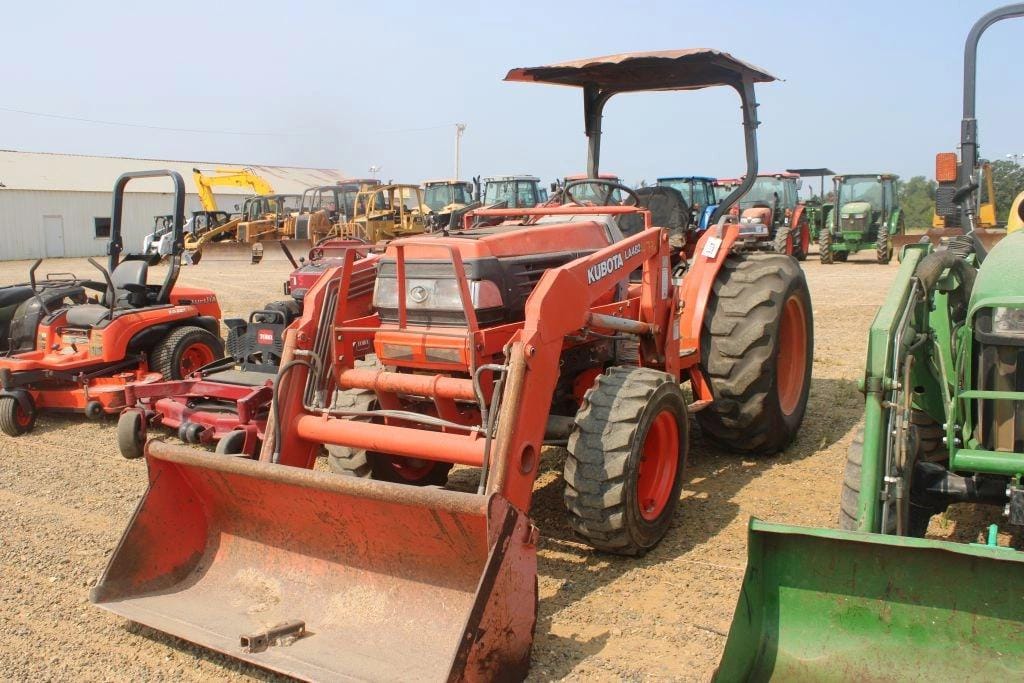 Kubota L3010 Equipment Image0