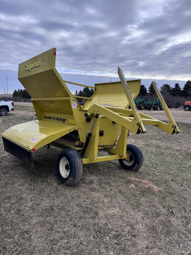 Image of Degelman Bale King 3000 equipment image 2
