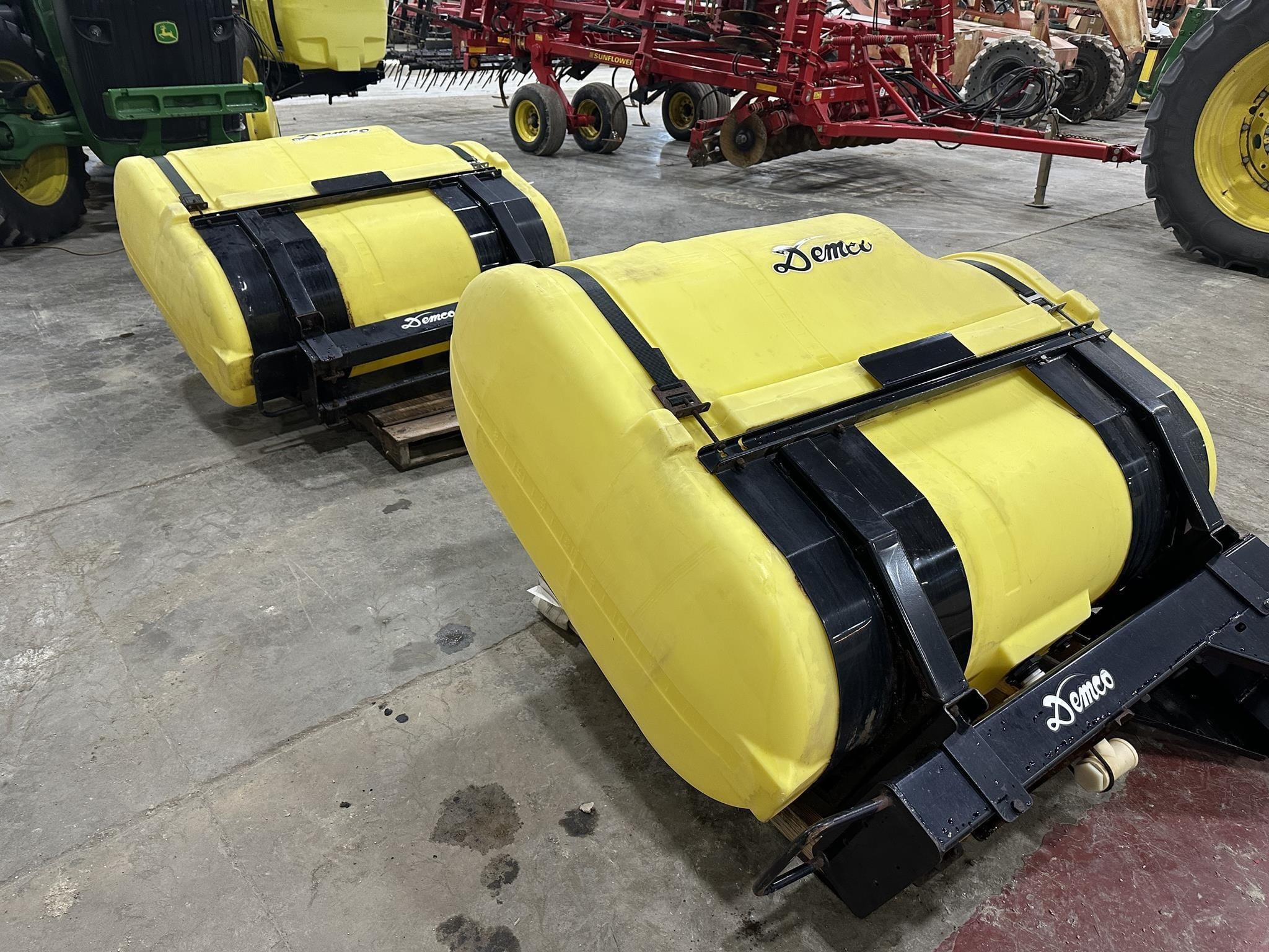 Demco 250 Equipment Image0