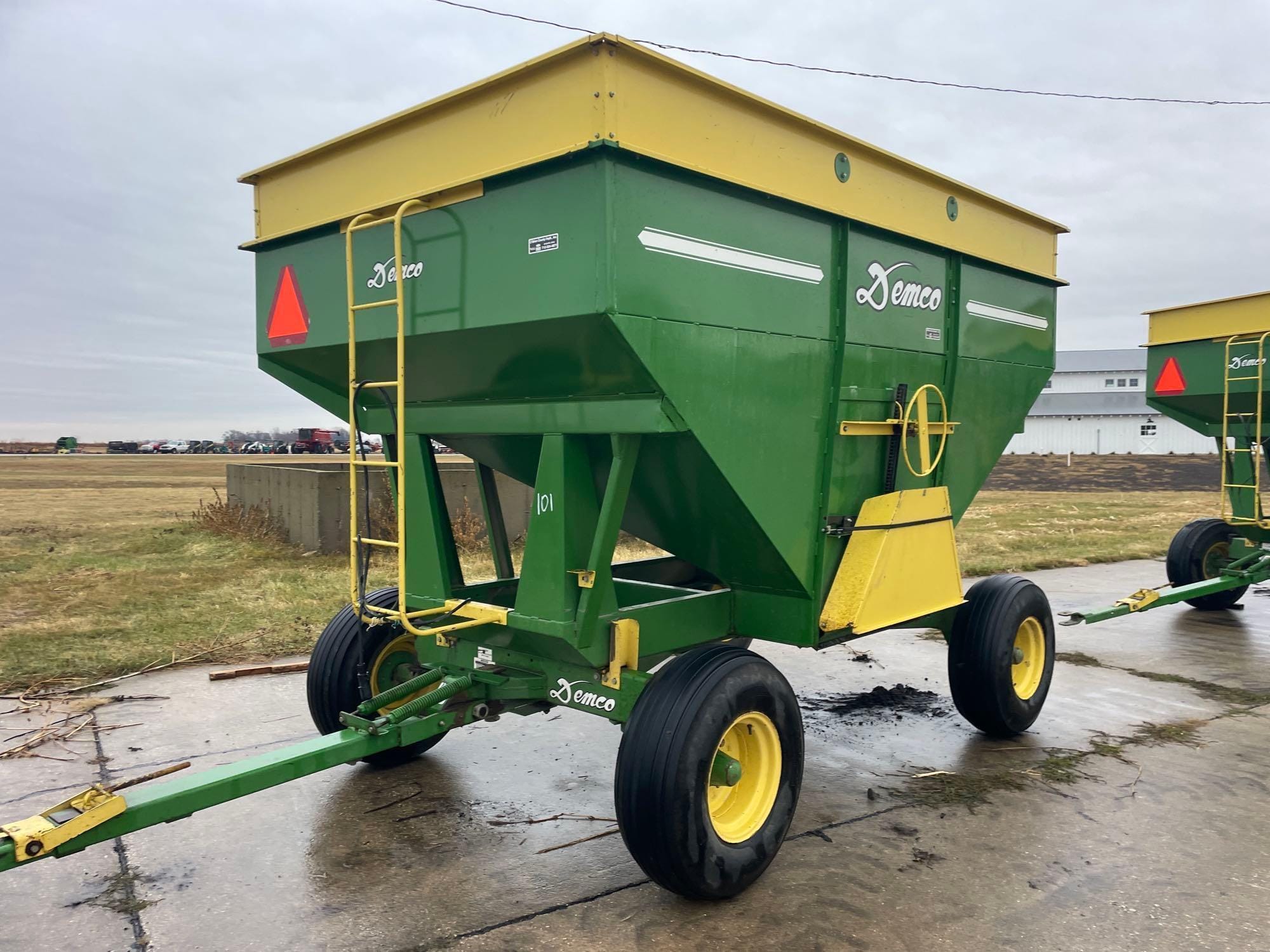 Demco 325 Equipment Image0