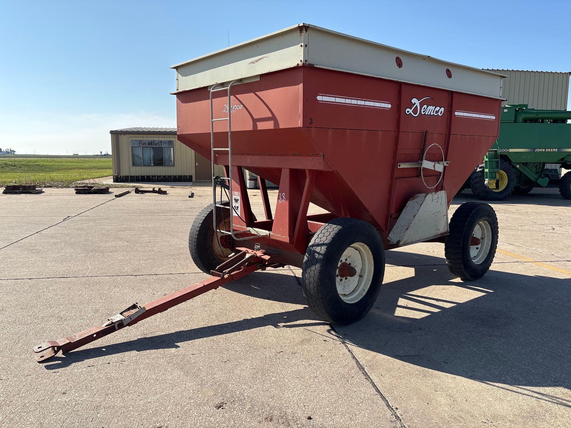 Demco 325 Equipment Image0