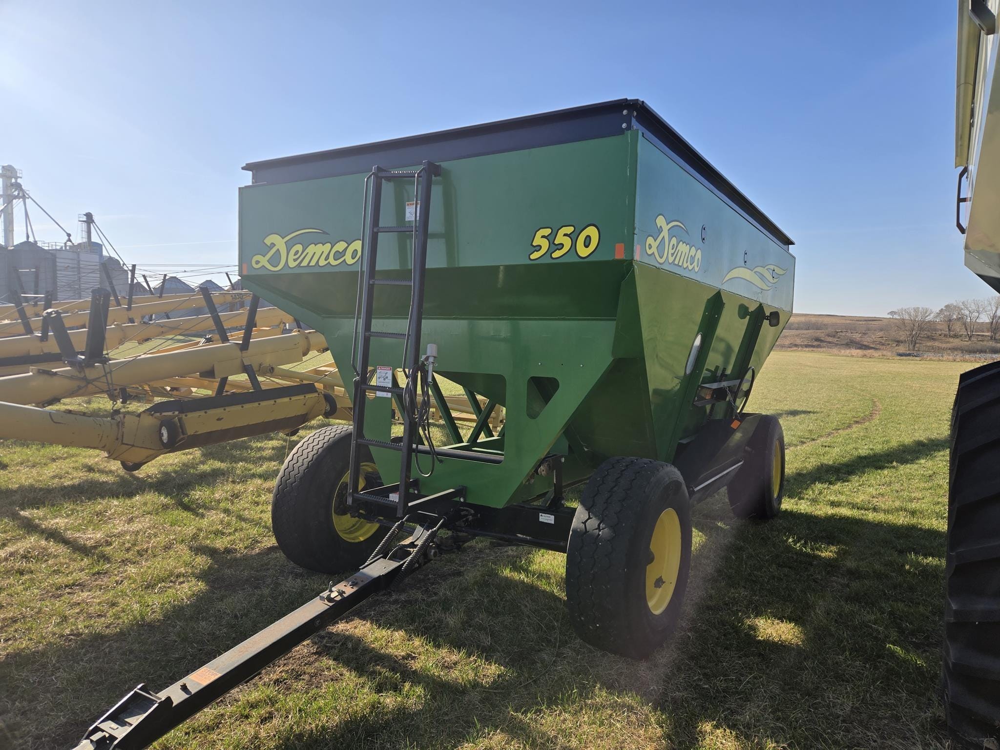 Demco 550 Equipment Image0