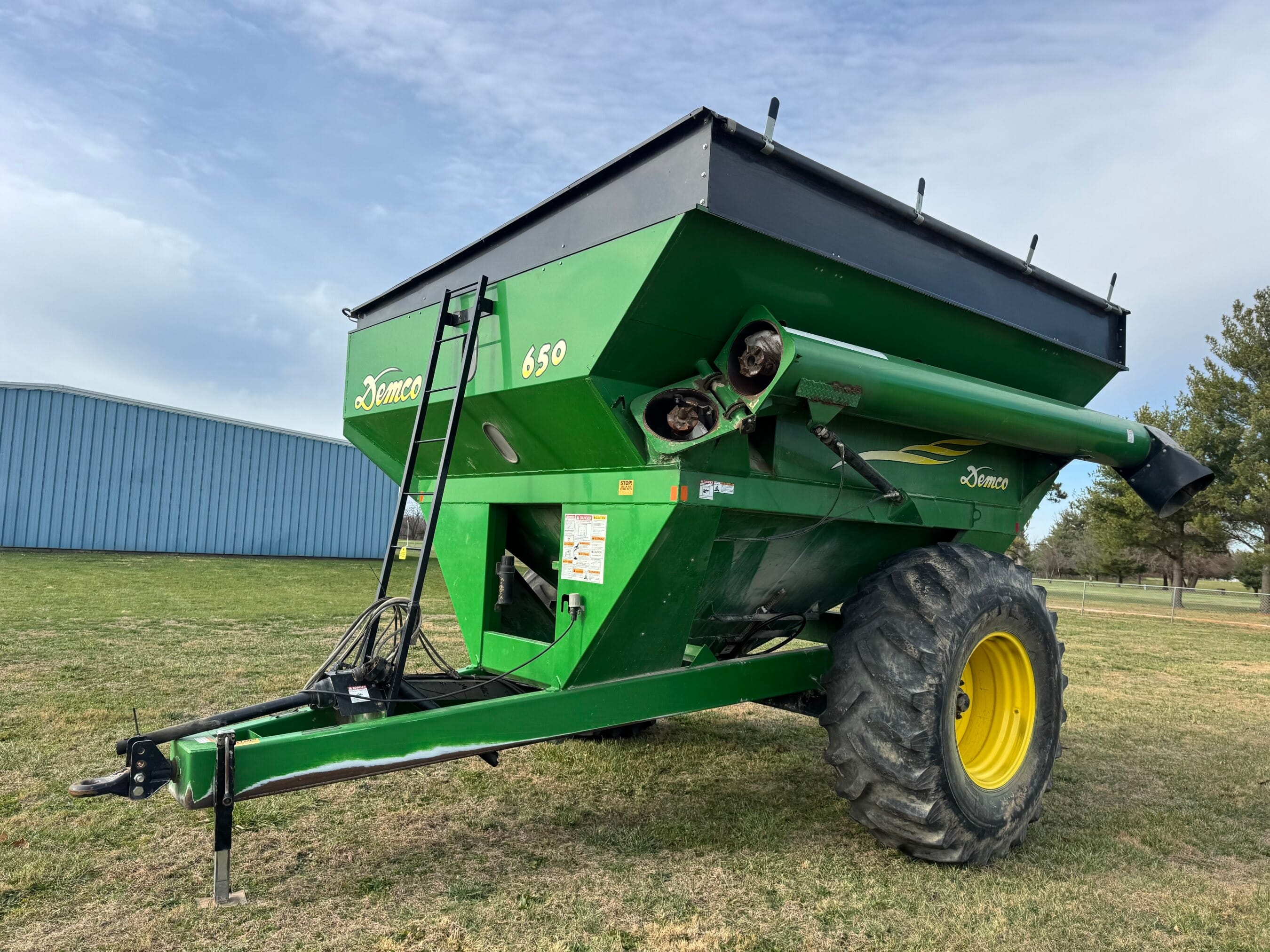 2010 Demco 650 Equipment Image0