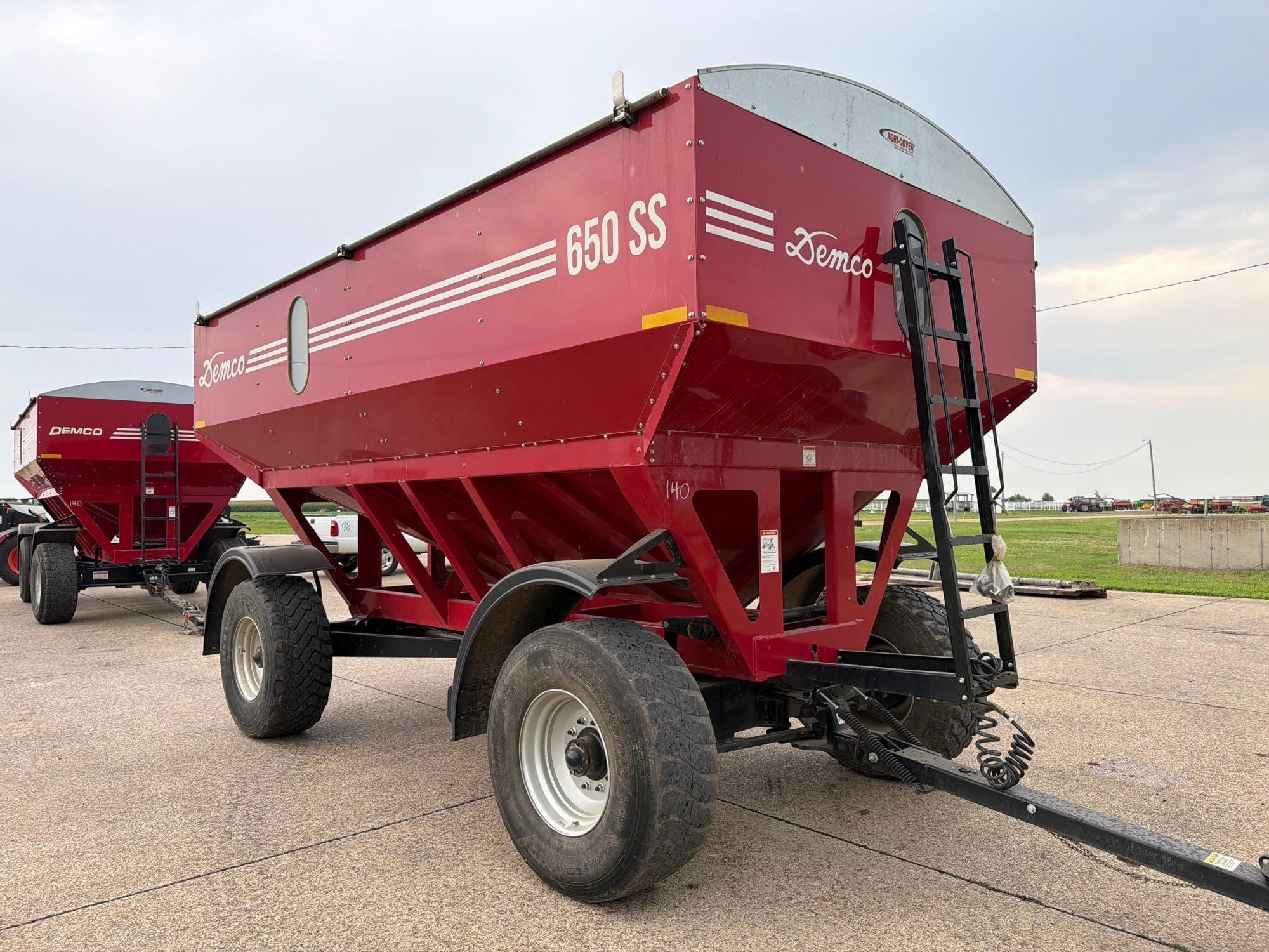 Demco 650 SS Equipment Image0