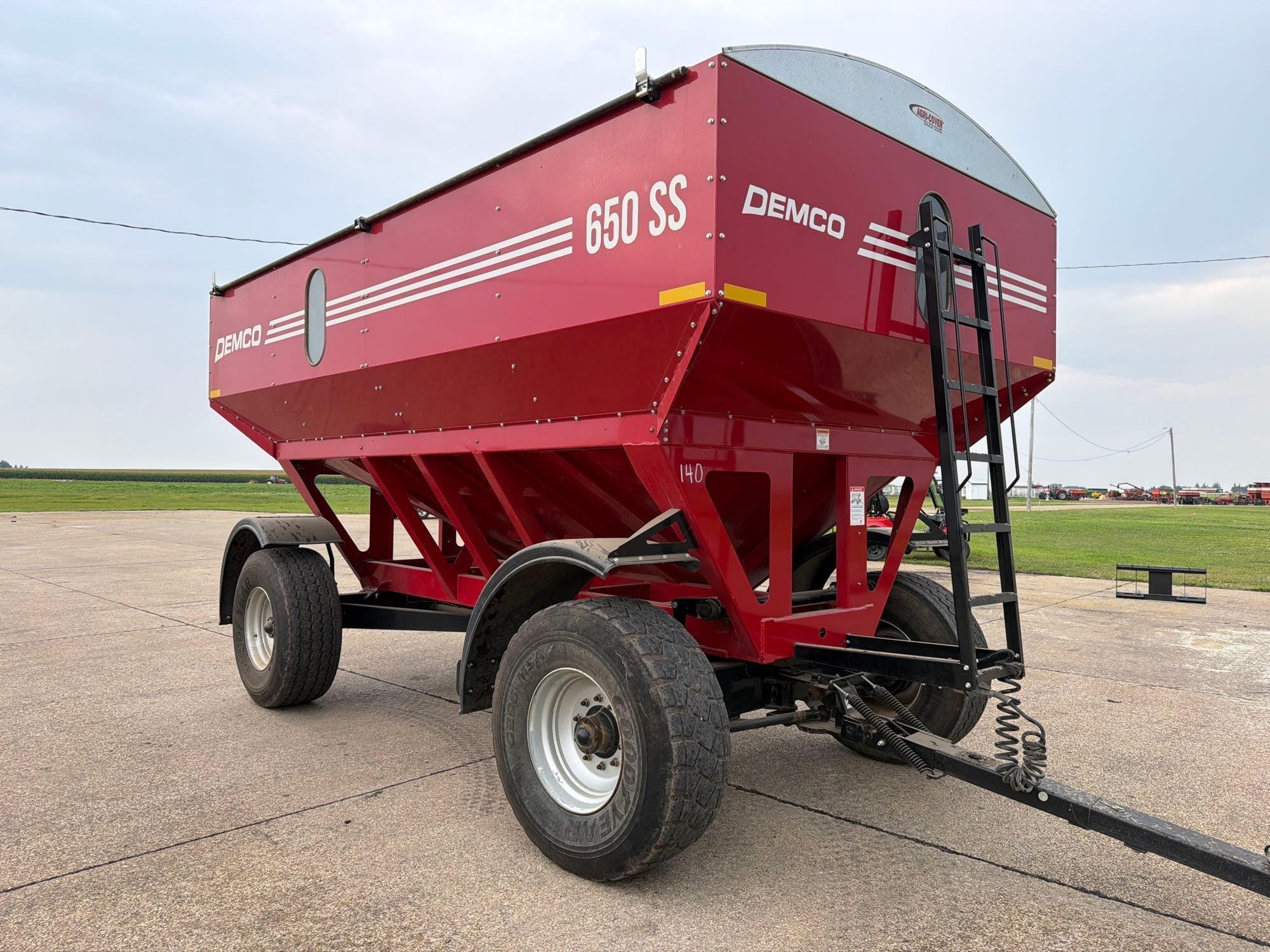 Demco 650 SS Equipment Image0