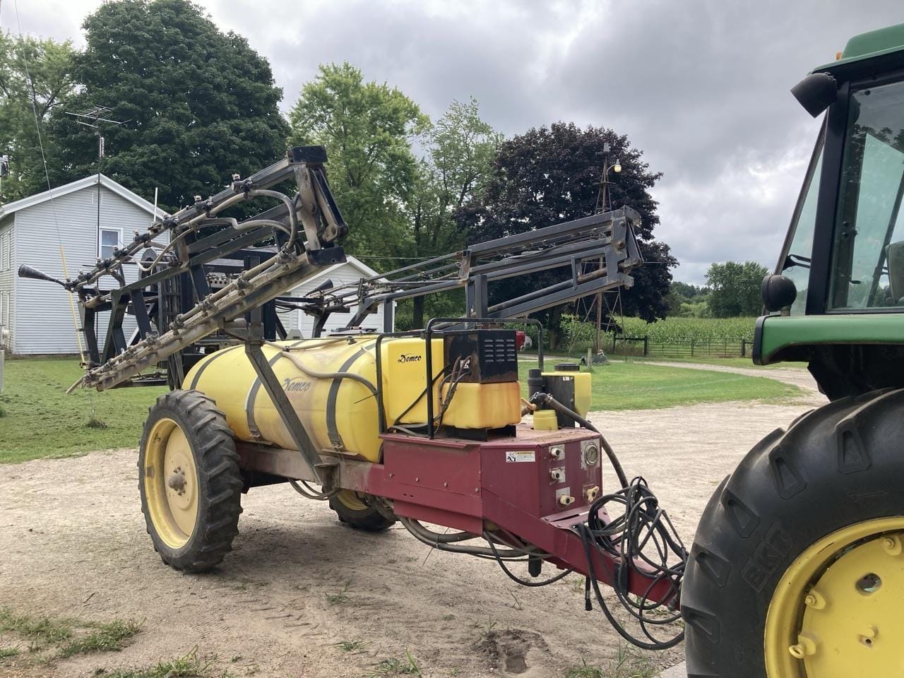 Demco 750 Equipment Image0