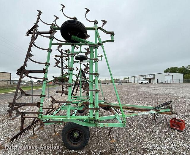 Image of Deutz-Allis 1300 equipment image 3