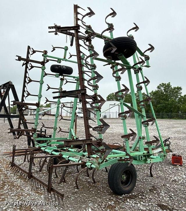Image of Deutz-Allis 1300 equipment image 4