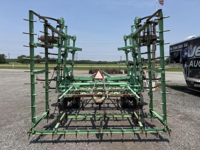 Image of Deutz-Allis 1400 equipment image 2