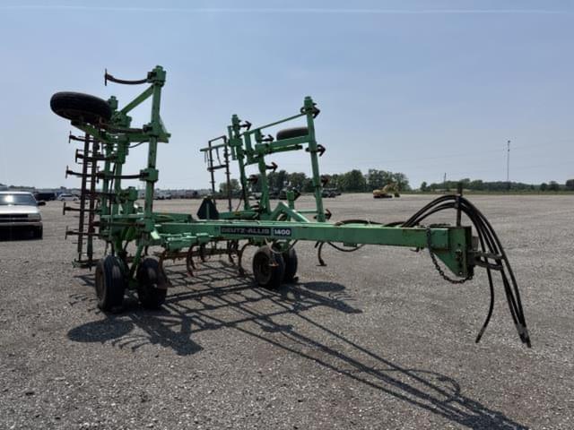 Image of Deutz-Allis 1400 equipment image 4