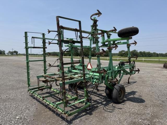 Image of Deutz-Allis 1400 equipment image 3