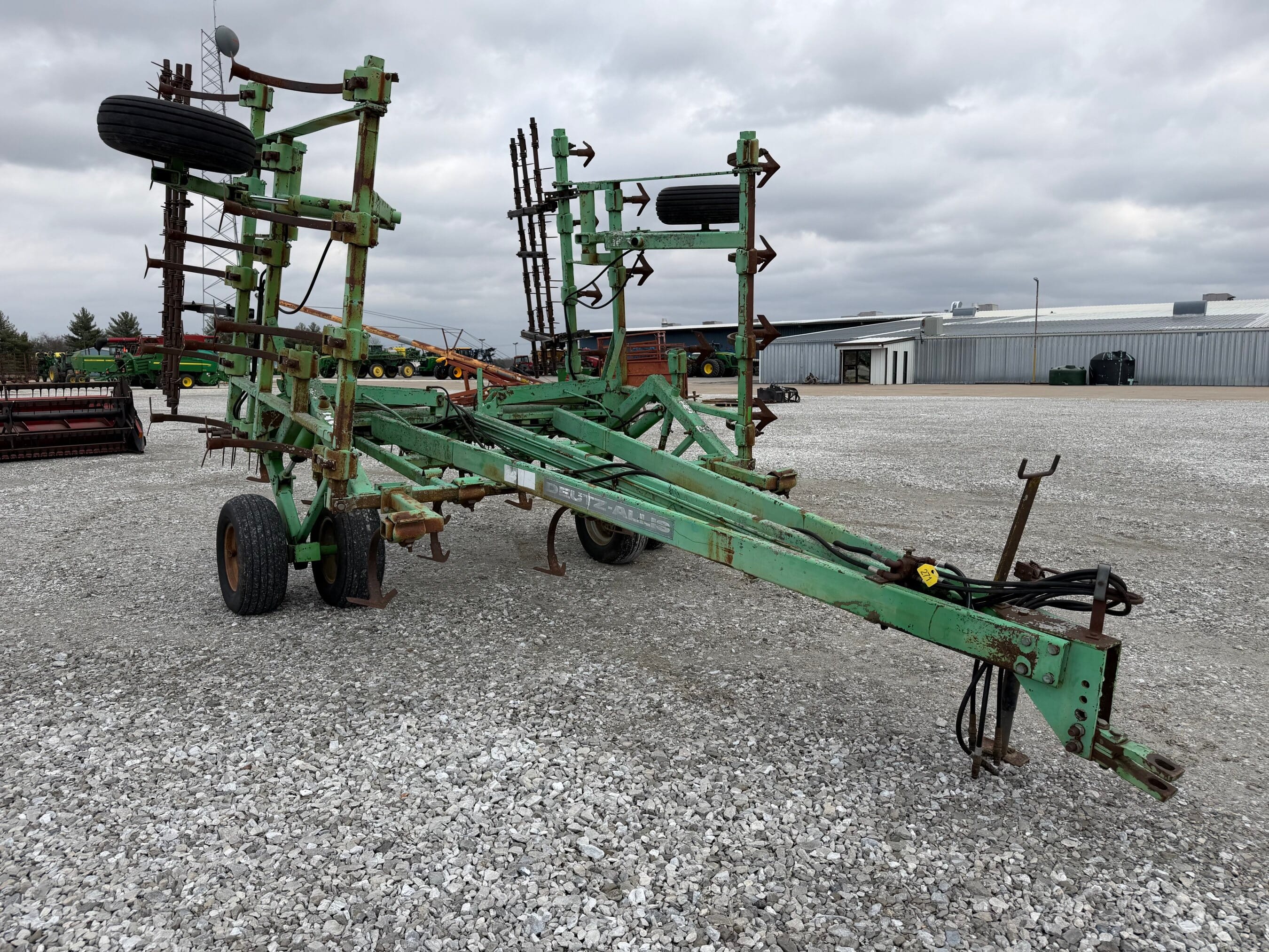 Deutz-Allis 1400 Equipment Image0