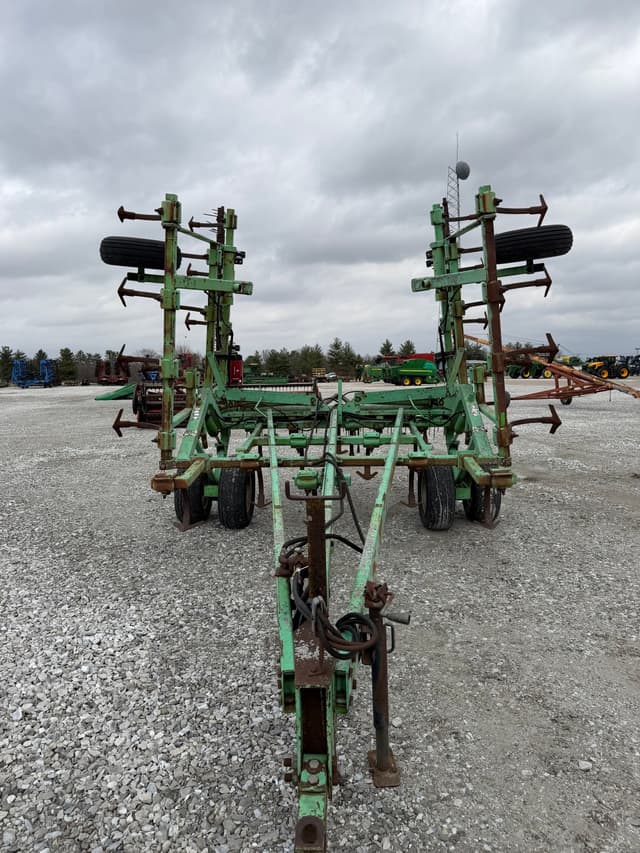 Image of Deutz-Allis 1400 equipment image 1