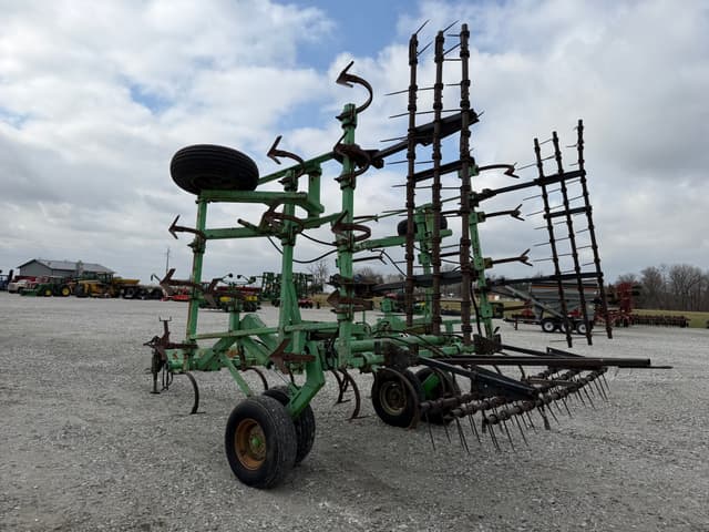 Image of Deutz-Allis 1400 equipment image 4