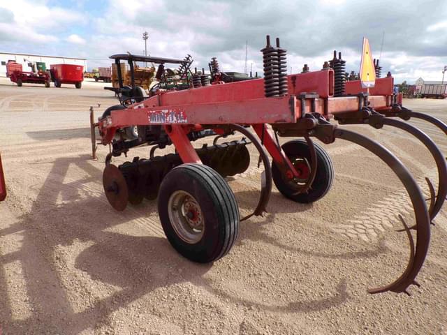 Image of Deutz-Allis 1500 equipment image 3