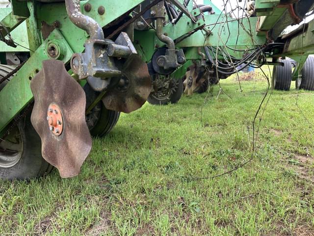 Image of Deutz-Allis 385 equipment image 4