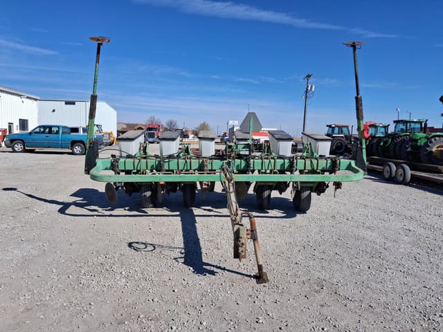 Image of Deutz-Allis 385 equipment image 3