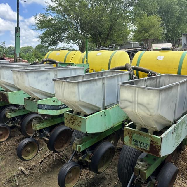 Image of Deutz-Allis 385 equipment image 3