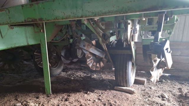 Image of Deutz-Allis 385 equipment image 3