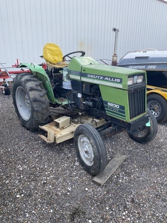 Deutz-Allis 5230 Equipment Image0