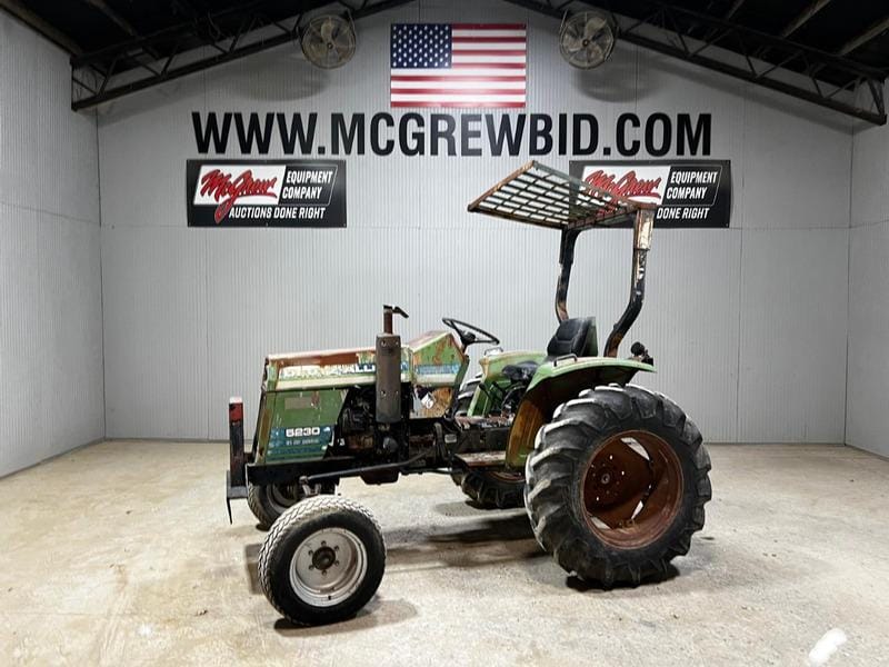 Deutz-Allis 5230 Equipment Image0