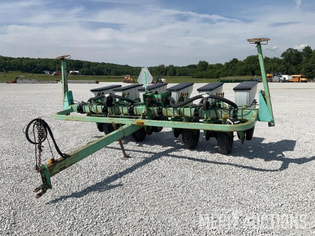 Image of Deutz-Allis 385 Primary image