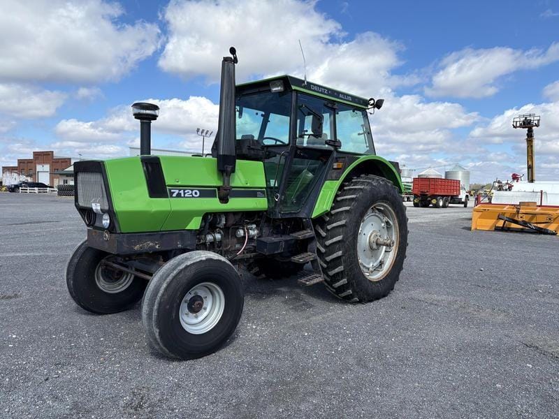 Deutz-Allis 7120 Equipment Image0