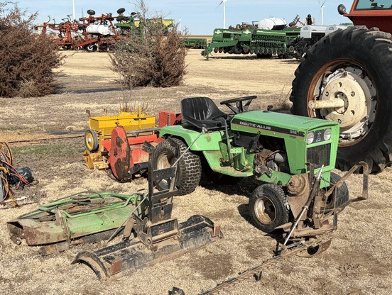 Image of Deutz-Allis 916 Primary Image