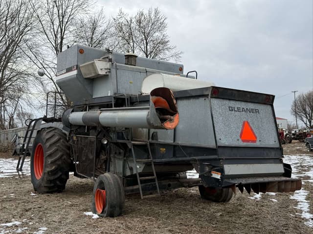 Image of Gleaner L3 equipment image 4