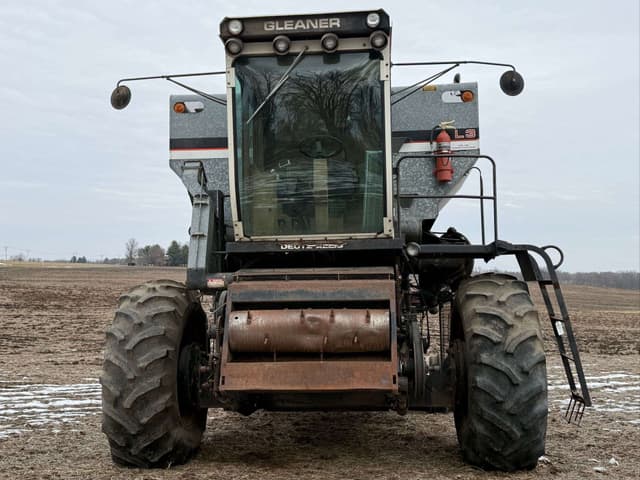 Image of Gleaner L3 equipment image 1