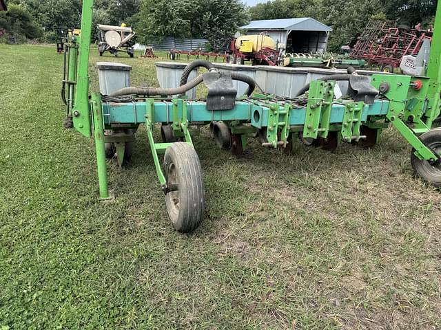 Image of Deutz-Allis 385TB equipment image 1