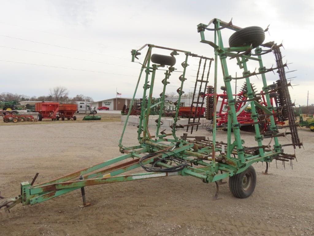 Image of Deutz-Allis V1300 Primary image