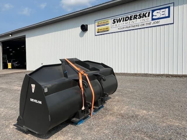 Image of Develon 3.5yd Bucket equipment image 2
