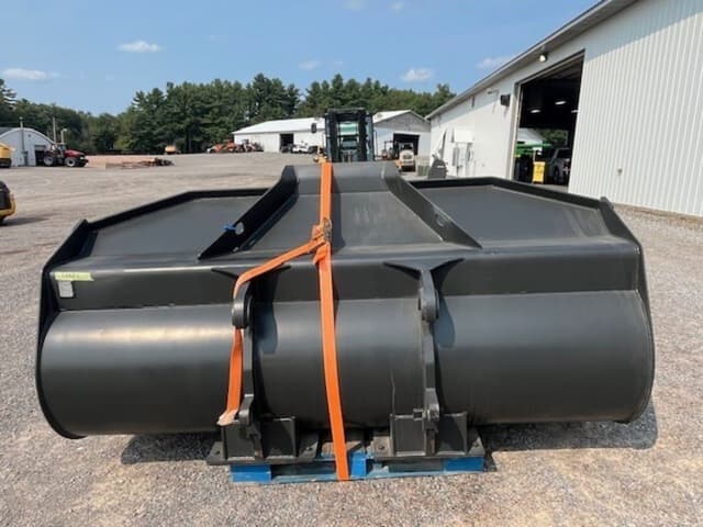 Image of Develon 3.5yd Bucket equipment image 3