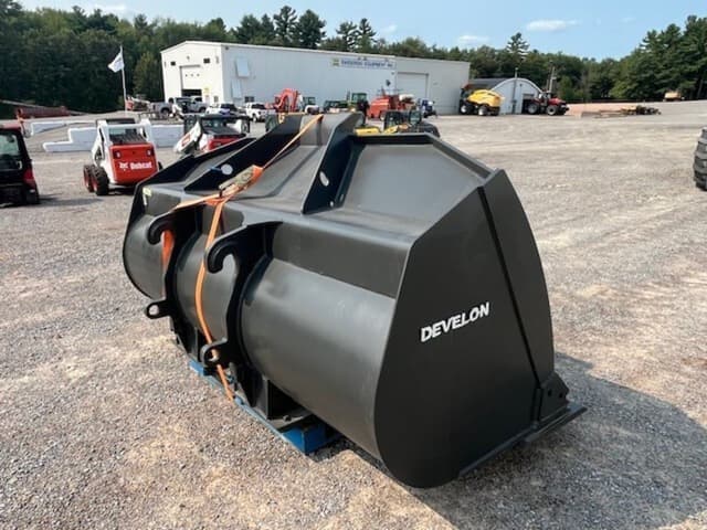Image of Develon 3.5yd Bucket equipment image 4