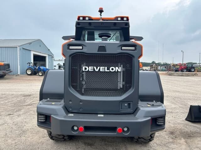 Image of Develon DL220HL-7 equipment image 3