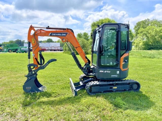 Image of Develon DX27Z-7 equipment image 2