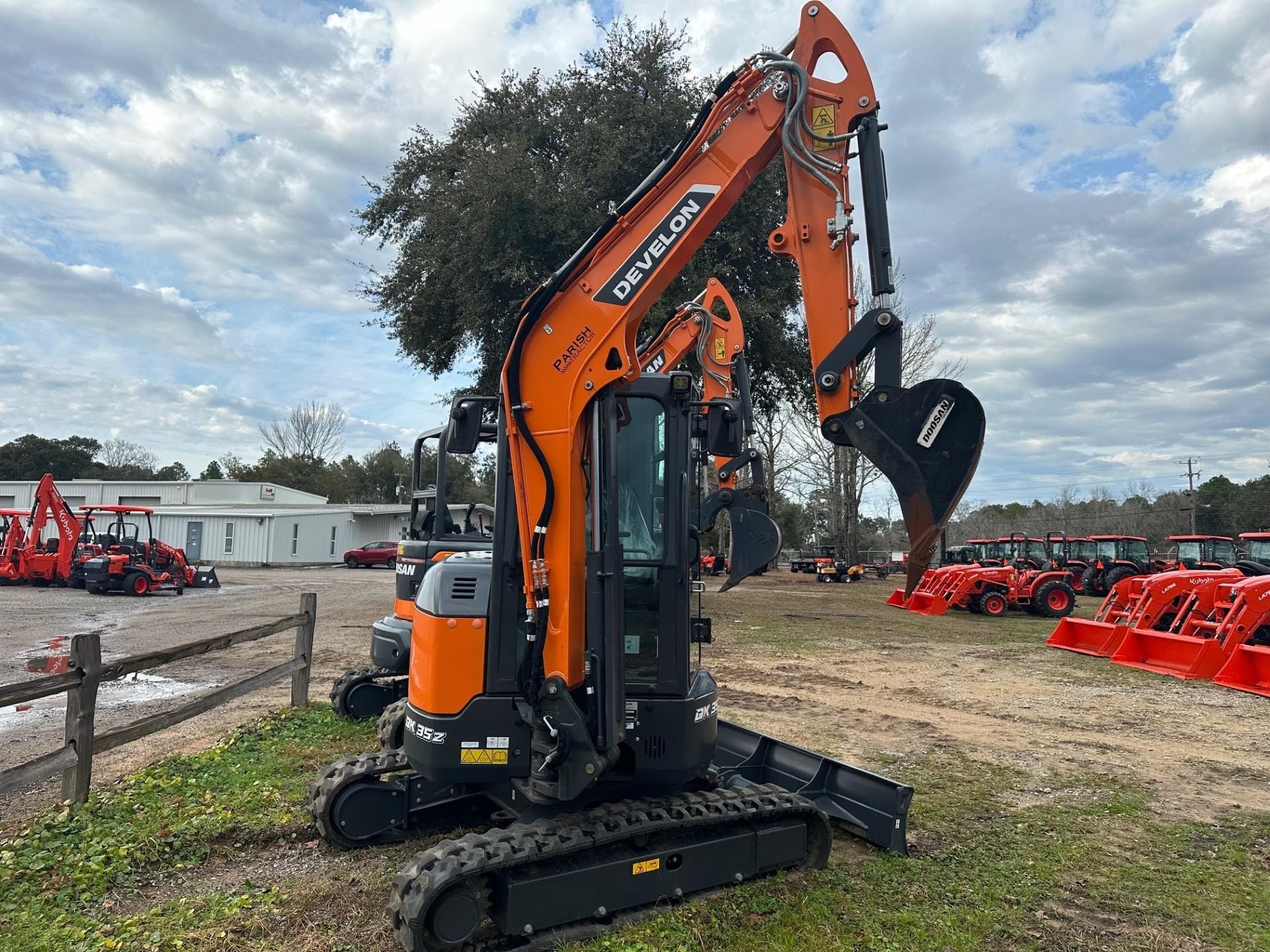 2024 Develon DX35Z-7 Equipment Image0